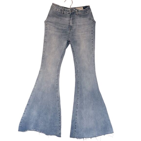 Wishlist Medium Wash High Waisted Flare Leg Jean Size Medium frayed hem - Picture 1 of 8